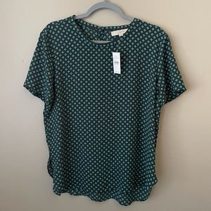NEW: Ann Taylor LOFT Large short sleeve blouse tshirt. Dark green w/ white blue